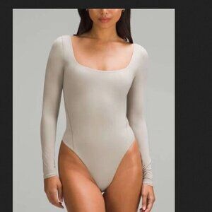 Lululemon Wundermost Ultra-Soft Nulu Square-Neck Longsleeve Bodysuit 2 xs tan